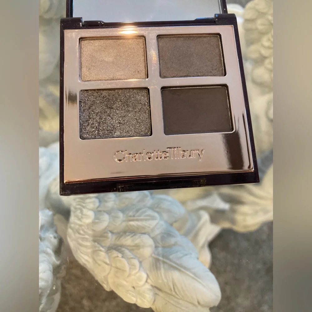 ⭐️ Charlotte Tilbury THE ROCK CHICK 
LUXURY PALETTE eyeshadow AUTHENTIC (M260) - Picture 6 of 8